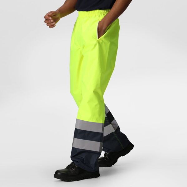 TRW505 Regatta Hi-vis pro Waterproof and breathable Isotex 10000 overtrousers - Image 4