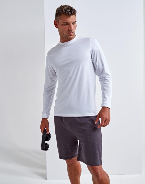 TR050-singleR TriDri® long sleeve performance t-shirt, Wicking fabric keeps you dry White Rate 1-4