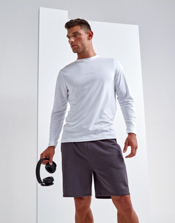 TR050-singleR TriDri® long sleeve performance t-shirt, Wicking fabric keeps you dry White Rate 1-4 - Image 3